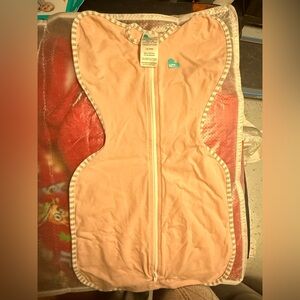 Love to Dream pink Small SwaddleUp